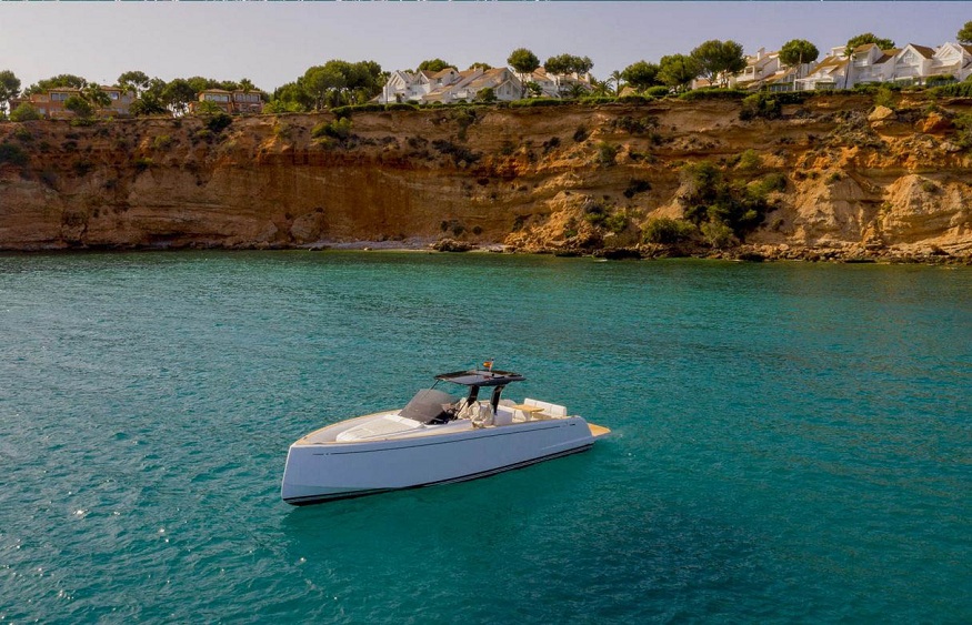 A Sailor’s Paradise: The Ultimate Luxury Boat Rental Experience in St Tropez